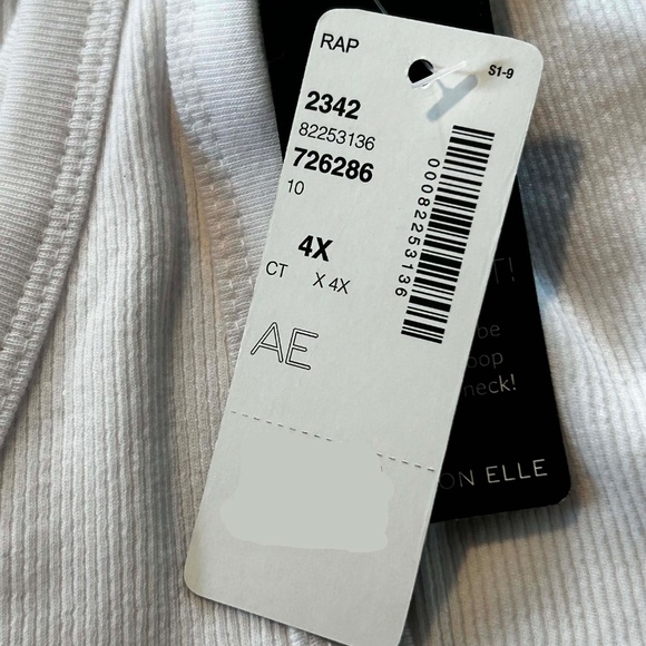 NEW PHOTOS! TANK TOP, 2-WAY VEE NECK/SCOOP NECK, WHITE, SIZE 4X, ADDITION ELLE, - Picture 2 of 10